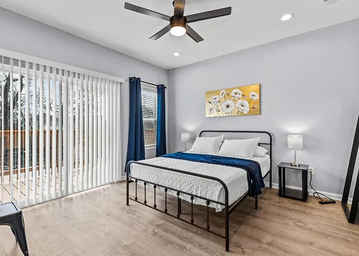 Charming Walkable 4 Br2.5 Ba Near Dtown Riverwalk