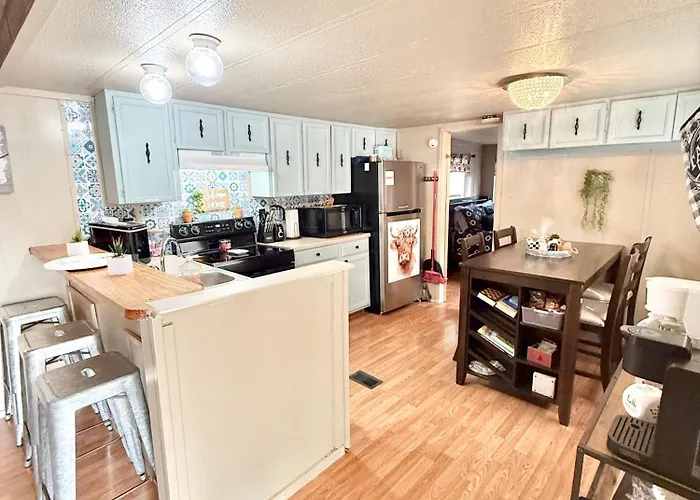 San Angelo Haven - A Mile From Bandera Main St