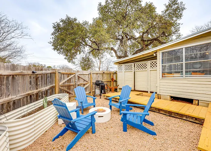 Walk To Main Street: Cottage W/ Deck In Bandera!